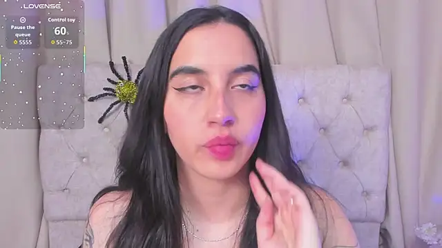 kaylee lee online show from October 17, 2025, 8:44 pm