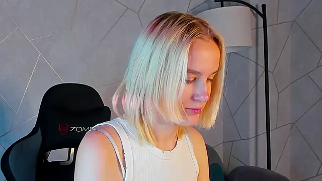 Snapshot of Carolin_Miller chatting on September 30, 2025, 9:03 am Carolin Miller online show from September 30, 2025, 9:03 am