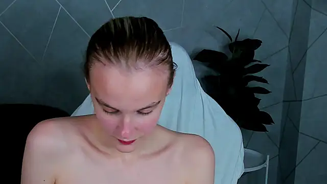 Snapshot of Carolin_Miller chatting on November 15, 2025, 10:37 pm Carolin Miller online show from November 15, 2025, 10:37 pm