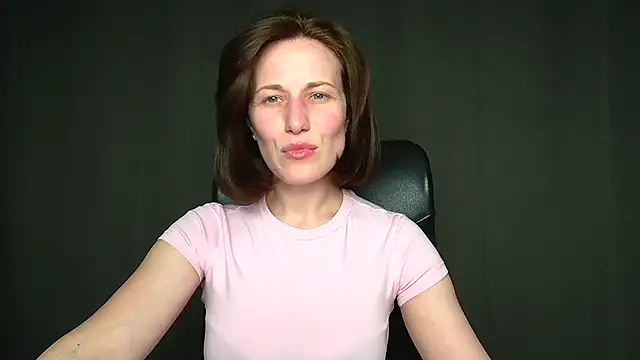 Kelly Kisss online show from May 2, 2026, 11:15 am