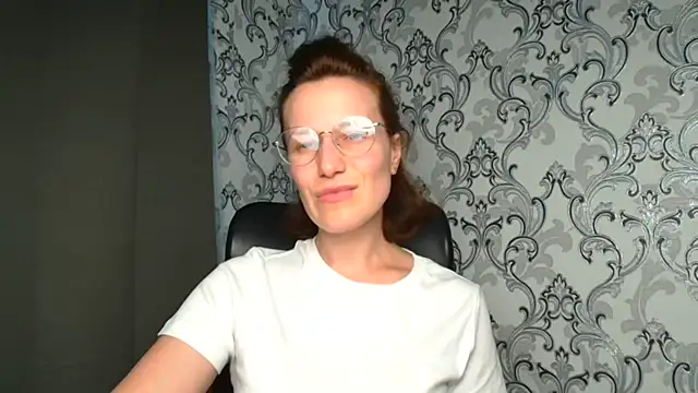 Kelly Kisss online show from June 15, 2026, 11:23 am