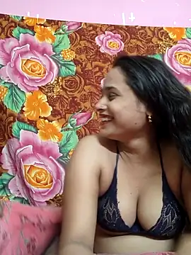 Seducing couple online show from March 13, 2026, 10:33 am