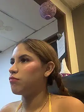 Snapshot of MiiluRosse chatting on October 28, 2025, 12:19 pm MiiluRosse online show from October 28, 2025, 12:19 pm