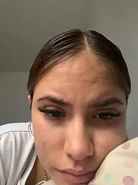 Snapshot of MiiluRosse chatting on November 14, 2025, 6:06 pm MiiluRosse online show from November 14, 2025, 6:06 pm