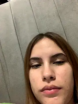 Snapshot of MiiluRosse chatting on November 16, 2025, 2:17 am MiiluRosse online show from November 16, 2025, 2:17 am