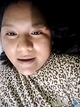 Snapshot of vea_m chatting on June 3, 2026, 2:25 am vea m online show from June 3, 2026, 2:25 am