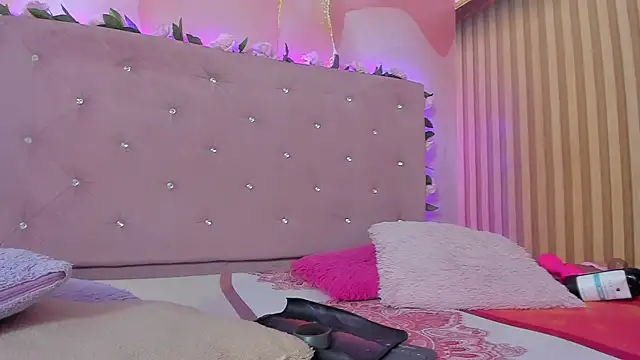 violet taylor  online show from July 1, 2026, 2:24 am