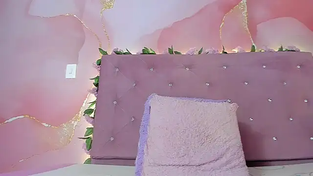 violet taylor  online show from July 31, 2026, 2:22 am