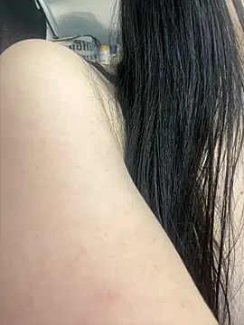 Briana Hottt online show from June 19, 2026, 4:00 pm