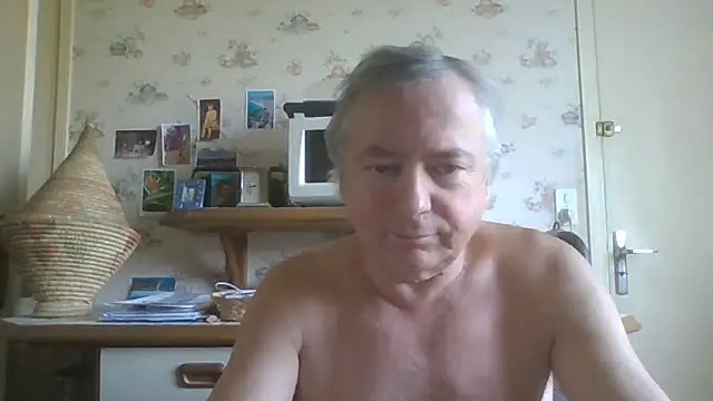 Snapshot of gegevincent chatting on June 19, 2026, 9:24 am gegevincent online show from June 19, 2026, 9:24 am