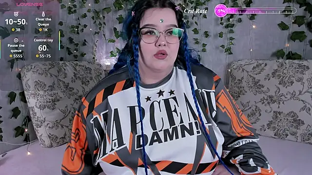  CandyM1lky  online show from August 4, 2026, 7:11 am