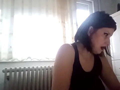 Snapshot of milf44milf chatting on November 28, 2025, 6:27 am milf44milf online show from November 28, 2025, 6:27 am