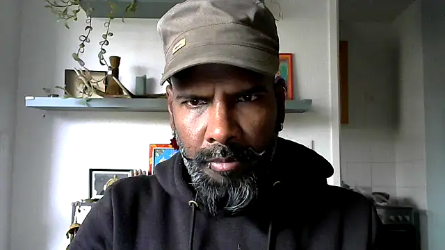 Snapshot of frenchblackc31 chatting on September 24, 2025, 8:17 am frenchblackc31 online show from September 24, 2025, 8:17 am