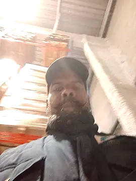 Snapshot of frenchblackc31 chatting on October 29, 2025, 10:17 am frenchblackc31 online show from October 29, 2025, 10:17 am