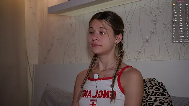 Snapshot of AnneVerity chatting on November 21, 2025, 7:34 pm AnneVerity online show from November 21, 2025, 7:34 pm