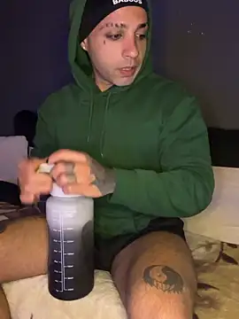 1Richrichard1 online show from June 13, 2026, 11:13 pm