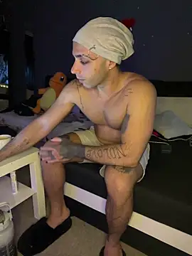 1Richrichard1 online show from June 16, 2026, 8:00 pm