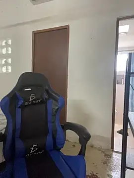 Snapshot of siilvestremx chatting on October 28, 2025, 6:43 pm siilvestremx online show from October 28, 2025, 6:43 pm