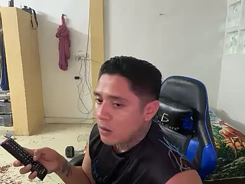 Snapshot of siilvestremx chatting on November 25, 2025, 9:31 am siilvestremx online show from November 25, 2025, 9:31 am