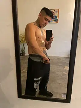 Snapshot of siilvestremx chatting on November 29, 2025, 4:15 am siilvestremx online show from November 29, 2025, 4:15 am