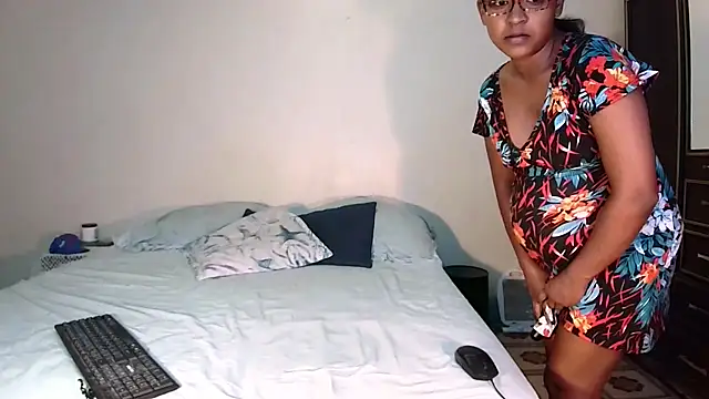 indiansweetflava online show from April 26, 2026, 11:52 am
