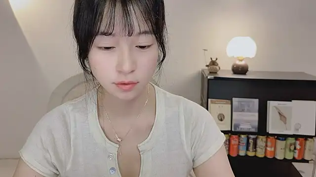 Snapshot of Onechestnut chatting on May 28, 2026, 9:17 am Onechestnut online show from May 28, 2026, 9:17 am