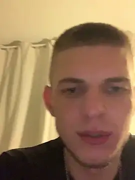 Snapshot of macho1347 chatting on September 29, 2025, 11:53 pm macho1347 online show from September 29, 2025, 11:53 pm