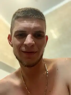 Snapshot of macho1347 chatting on October 6, 2025, 6:11 am macho1347 online show from October 6, 2025, 6:11 am