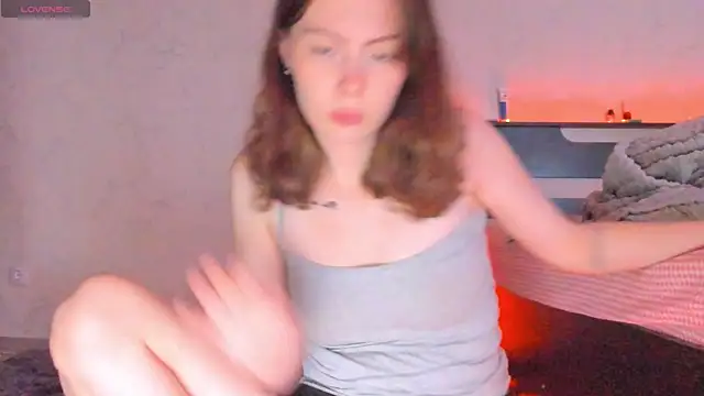 LolaMeddisson online show from June 4, 2026, 8:37 pm