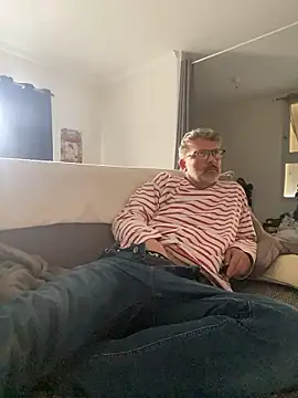 Snapshot of max219 chatting on January 12, 2026, 3:28 pm max219 online show from January 12, 2026, 3:28 pm