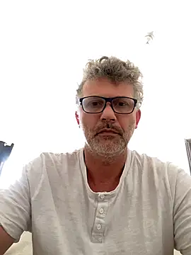 Snapshot of max219 chatting on April 20, 2026, 3:59 pm max219 online show from April 20, 2026, 3:59 pm