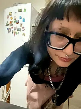 Snapshot of severingratty chatting on October 13, 2025, 6:41 pm severingratty online show from October 13, 2025, 6:41 pm