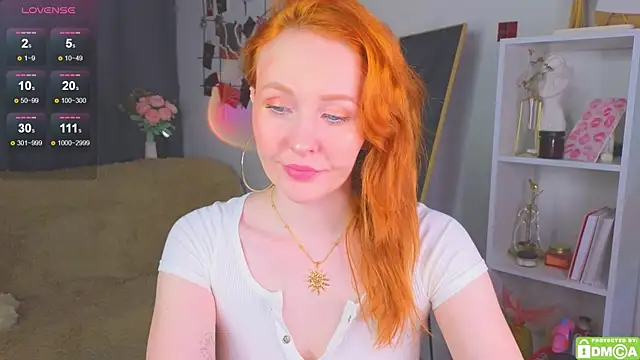 Snapshot of JoyceJones chatting on October 2, 2025, 7:10 pm JoyceJones online show from October 2, 2025, 7:10 pm