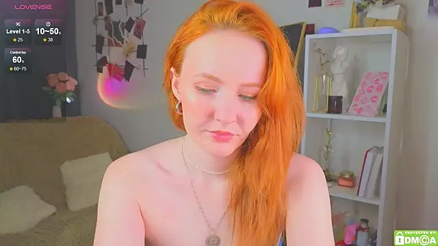 Snapshot of JoyceJones chatting on October 7, 2025, 7:11 pm JoyceJones online show from October 7, 2025, 7:11 pm