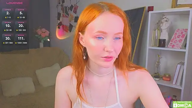 Snapshot of JoyceJones chatting on October 10, 2025, 7:24 pm JoyceJones online show from October 10, 2025, 7:24 pm