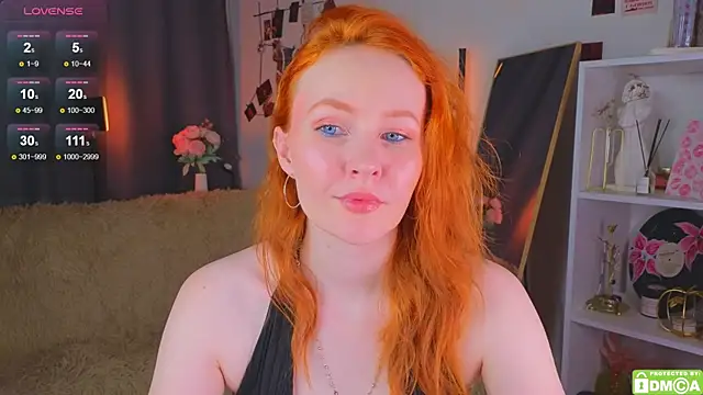 Snapshot of JoyceJones chatting on November 18, 2025, 8:13 pm JoyceJones online show from November 18, 2025, 8:13 pm