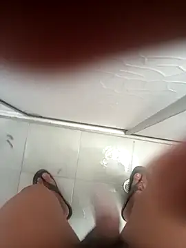 Snapshot of Oscariin96 chatting on March 6, 2026, 2:13 pm Oscariin96 online show from March 6, 2026, 2:13 pm