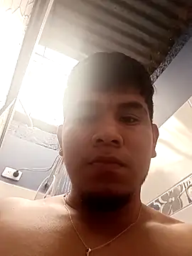 Snapshot of Oscariin96 chatting on March 20, 2026, 12:21 pm Oscariin96 online show from March 20, 2026, 12:21 pm