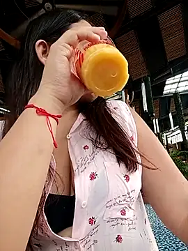 Snapshot of Lambedora_69 chatting on October 1, 2025, 8:15 pm Lambedora 69 online show from October 1, 2025, 8:15 pm