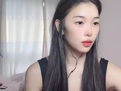 YUNA-kpop online show from August 4, 2026, 9:23 am