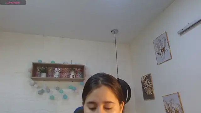 Snapshot of tulunaroja chatting on November 26, 2025, 7:15 pm tulunaroja online show from November 26, 2025, 7:15 pm