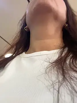 sweetdulcexxx online show from April 27, 2026, 8:51 pm