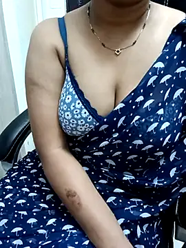 Snapshot of Anushka134 chatting on October 13, 2025, 5:24 pm Anushka134 online show from October 13, 2025, 5:24 pm