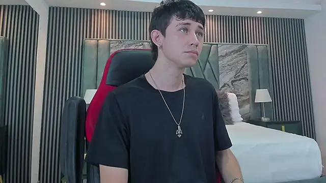 Snapshot of Michael_blue chatting on September 14, 2025, 12:15 pm Michael blue online show from September 14, 2025, 12:15 pm