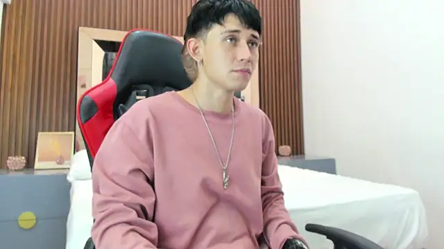 Snapshot of Michael_blue chatting on October 11, 2025, 8:07 pm Michael blue online show from October 11, 2025, 8:07 pm