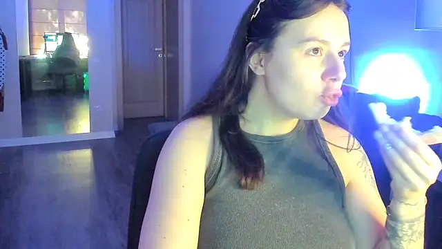 Snapshot of Di_na_Bell chatting on May 22, 2026, 5:58 am Di na Bell online show from May 22, 2026, 5:58 am