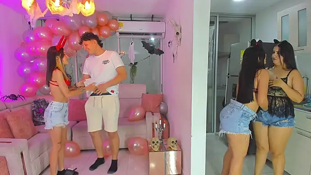 Snapshot of stangirls_ chatting on October 27, 2025, 10:47 pm stangirls online show from October 27, 2025, 10:47 pm