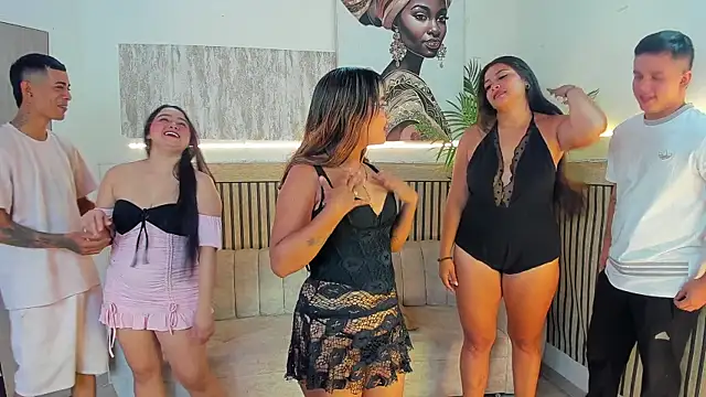 Snapshot of stangirls_ chatting on December 16, 2025, 1:16 pm stangirls online show from December 16, 2025, 1:16 pm