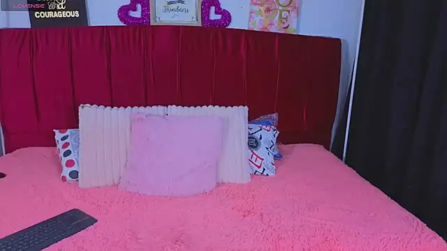 cuteeimy online show from July 7, 2026, 5:39 pm