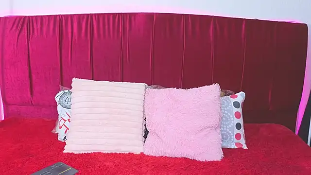 cuteeimy online show from July 24, 2026, 5:22 pm